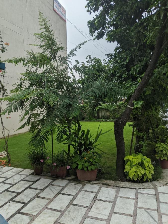 Hotel Kanchan Дехрадун Экстерьер фото