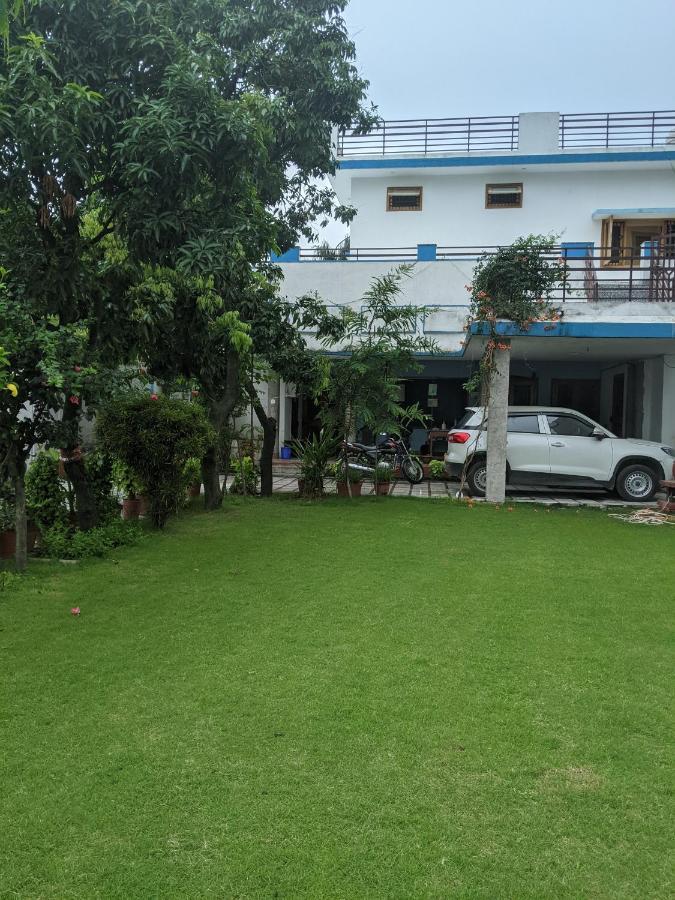 Hotel Kanchan Дехрадун Экстерьер фото